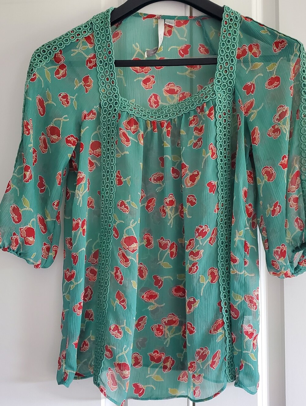 Lauren Conrad Floral Crochet Accents Romantic Women's Semi-Sheer Top Small